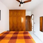 Apartamento em Guarujá 350 da Praia da Enseada proximo ao aquário
